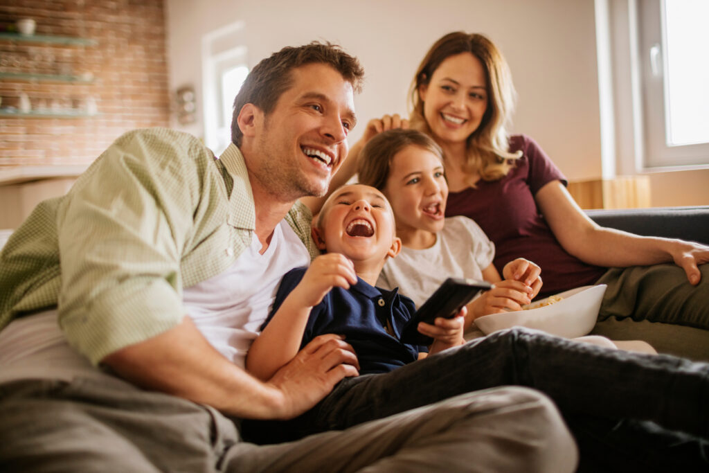 Famille connectée - gestes simples - bonne connexion pour tous