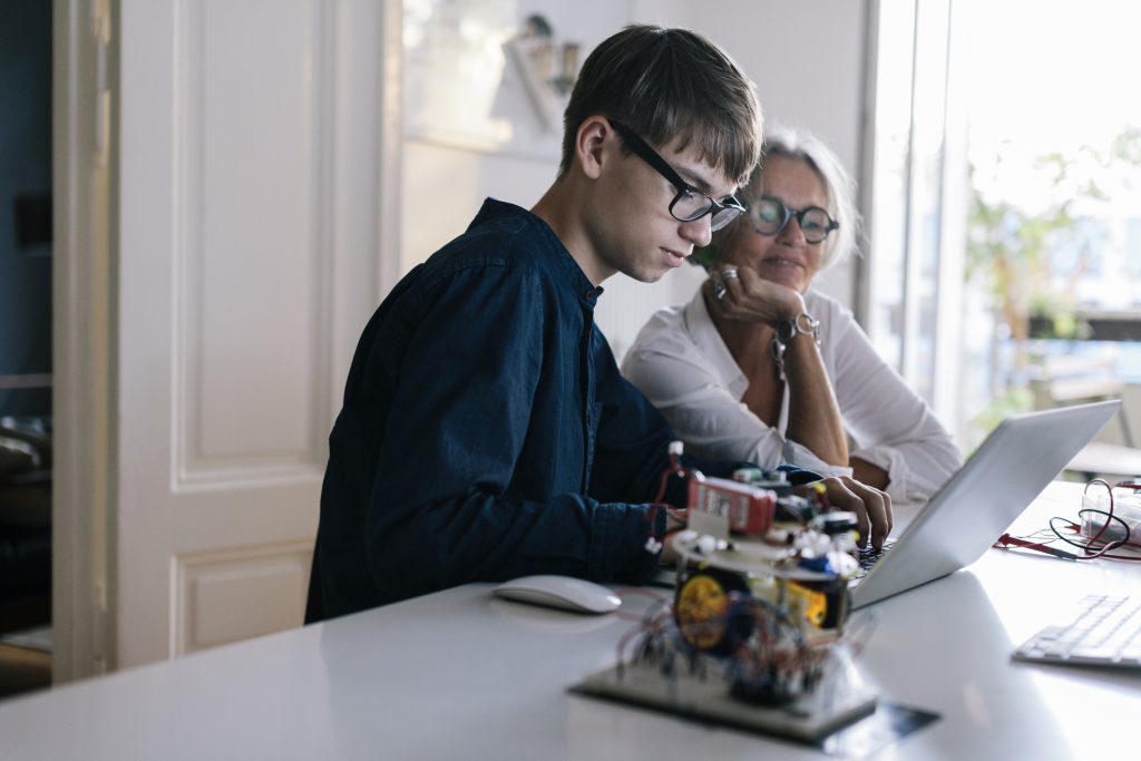 Ensemble, Le Mag - Définition cyberharcèlement - Août 2020