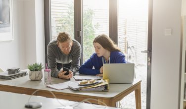Réseaux sociaux : 11 conseils à donner à vos ados pour bien les utiliser