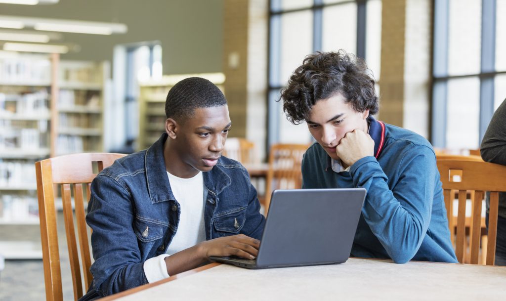 10 conseils pour prévenir le cyber-harcèlement - école - enfants