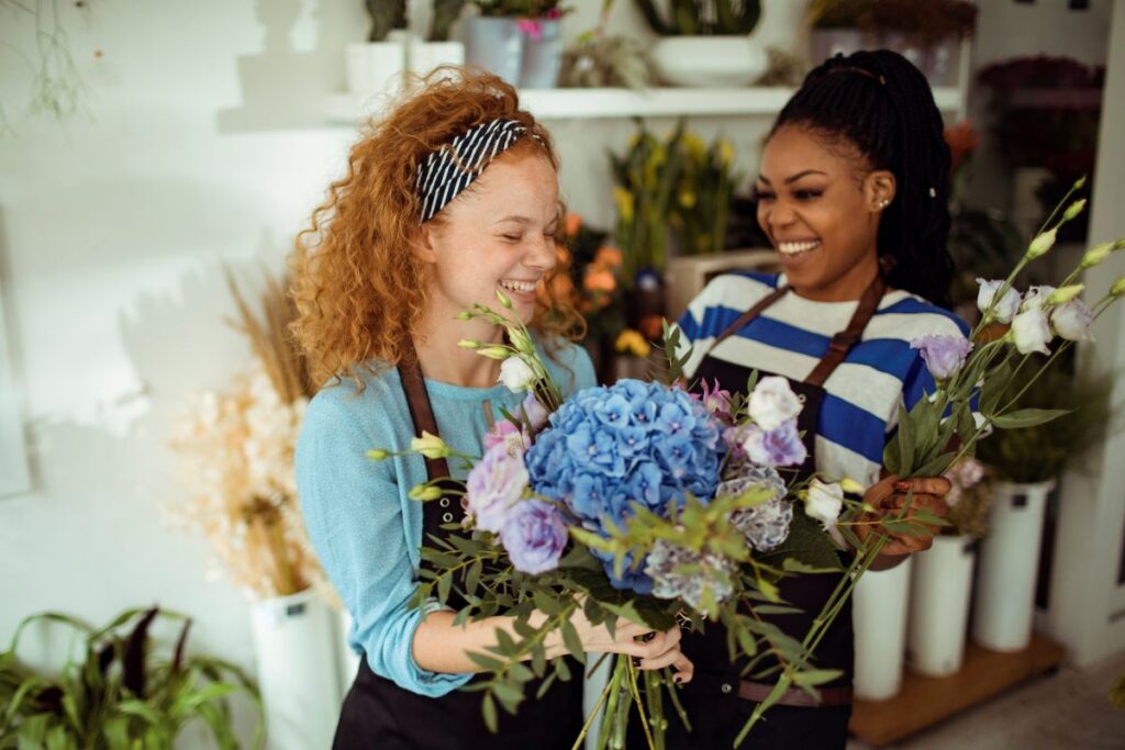 Fleuristes dans leur boutique