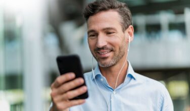 Pros : ces 4 services indispensables inclus dans toutes nos offres mobiles
