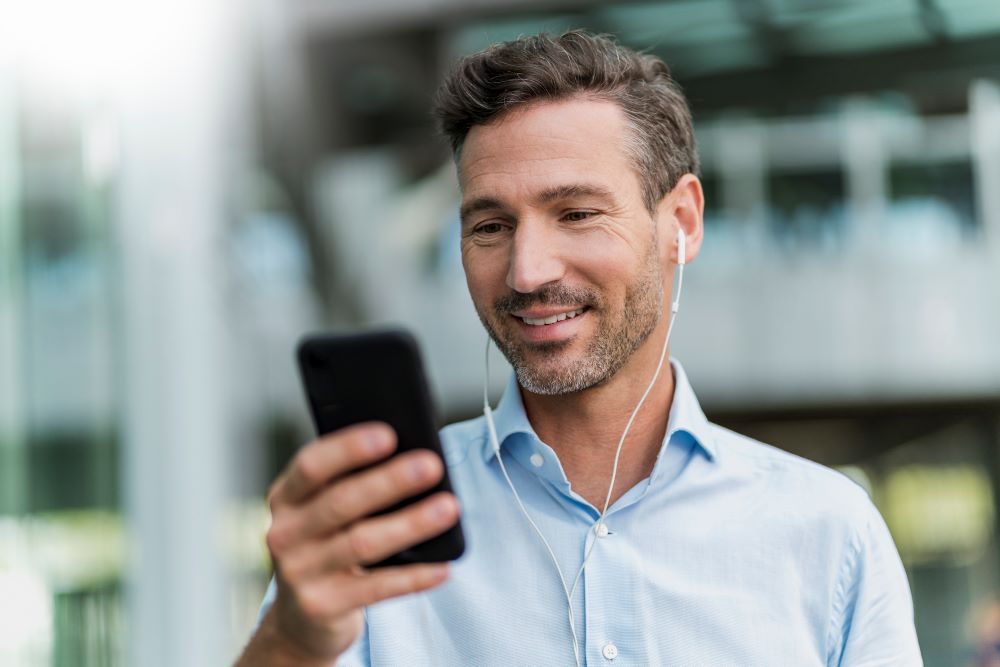 Pros : ces 4 services indispensables inclus dans toutes nos offres mobiles