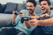 Pleio : 1 an, disponible en 4G, 137 jeux en illimité dont Koh-Lanta et des cadeaux !